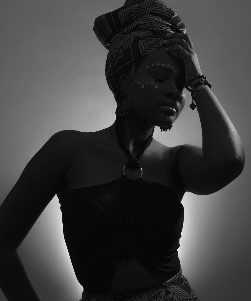 découvrez les influences africaines qui enrichissent la culture, l'art et la musique à travers le monde. explorez la diversité des traditions africaines et leur impact sur la société moderne.