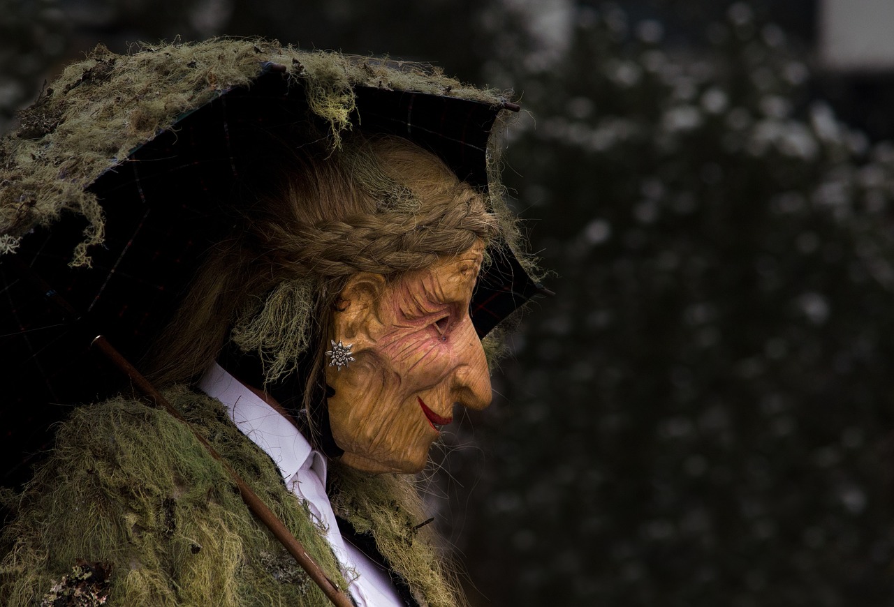 Descubra el fascinante mundo de las supersticiones a lo largo de los siglos. explorar las creencias populares, sus orígenes y su impacto en nuestra vida diaria. Profundice en las tradiciones que influyen en nuestras vidas y aprenda cómo moldean nuestra percepción del mundo.