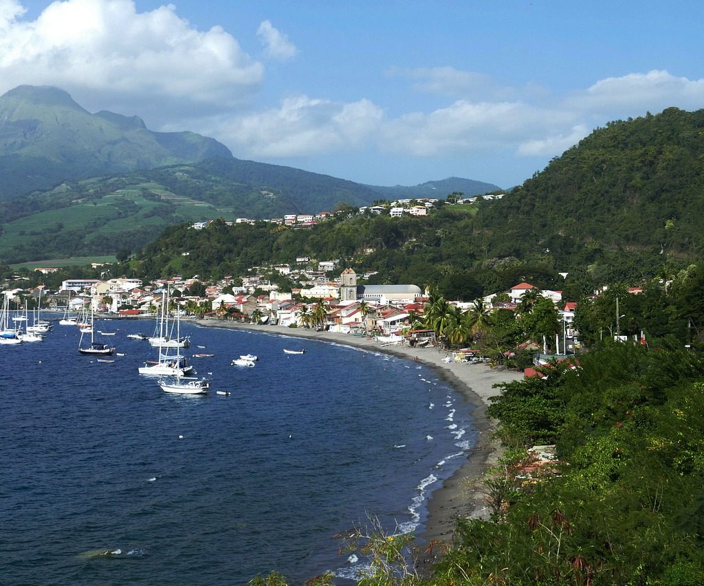 découvrez l'univers fascinant de miss martinique, le concours célébrant la beauté, la culture et l'engagement des femmes martiniquaises. suivez les candidates dans leur parcours inspirant et soutenez celle qui représentera fièrement notre île au niveau national et international.