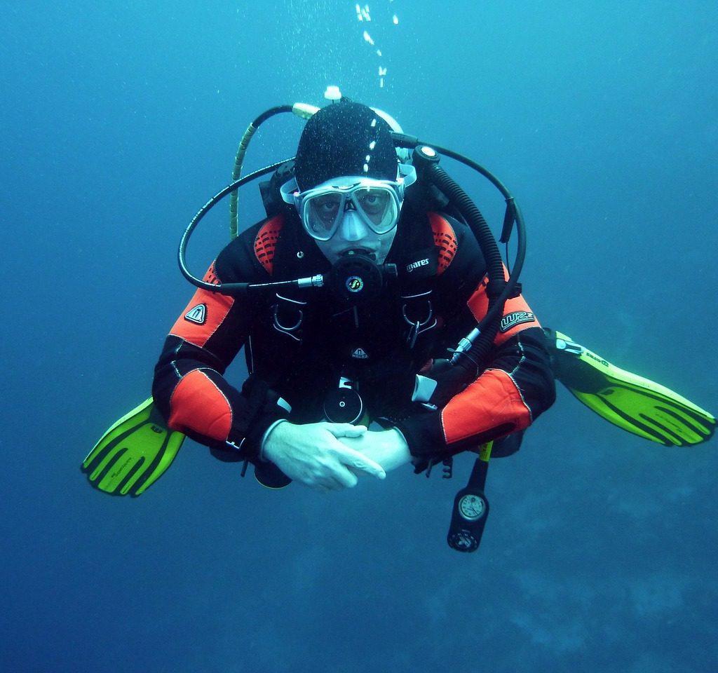 découvrez le monde fascinant de la plongée sous-marine : explorez des récifs coralliens colorés, rencontrez une faune marine incroyable et vivez des sensations uniques en immersion totale. que vous soyez débutant ou plongeur expérimenté, trouvez les meilleures astuces et destinations pour vos prochaines aventures aquatiques.